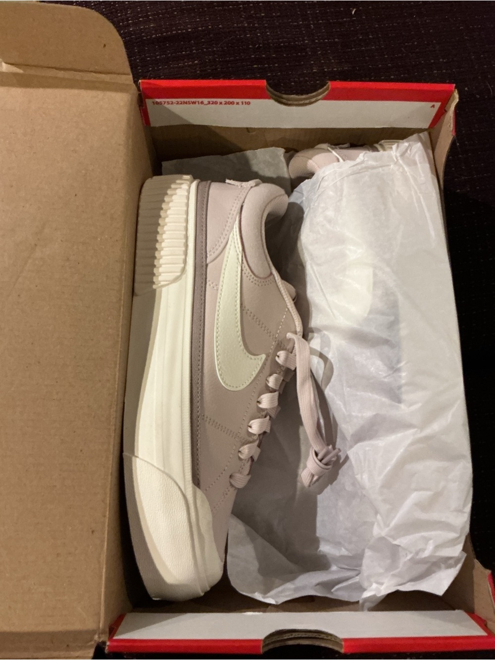 Nike Court Legacy Lift light pink color way. Women’s 8.5 Style DM7590 602. - Picture 2 of 8